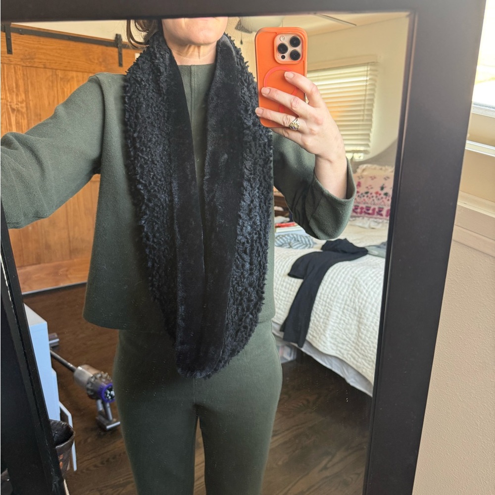 Anthropologie black faux fur infinity scarf